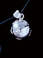 Bola m�nstrad med stj�rnor och m�nar