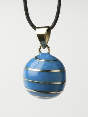 Ljusbl� bola med r�nder