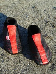 Soccer svart/r�d (st 24/25 - 28/29)